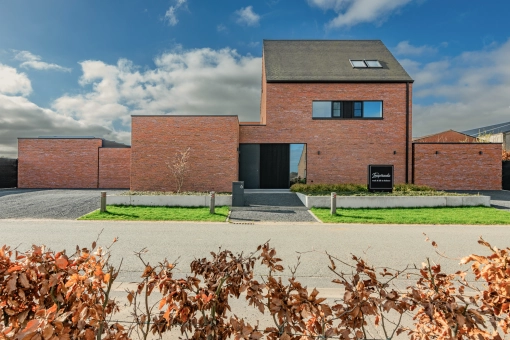 Anzegem villa bouw aannemer Eribo Waregem vastgoed