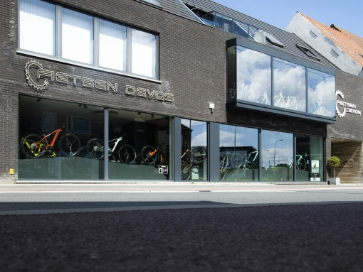 Fietsen Devos Waregem Eribo aannemer bedrijfsvastgoed commercieel