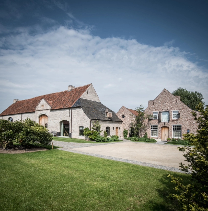 Bouw hoeve nieuwbouw renovatie Eribo Waregem aannemer